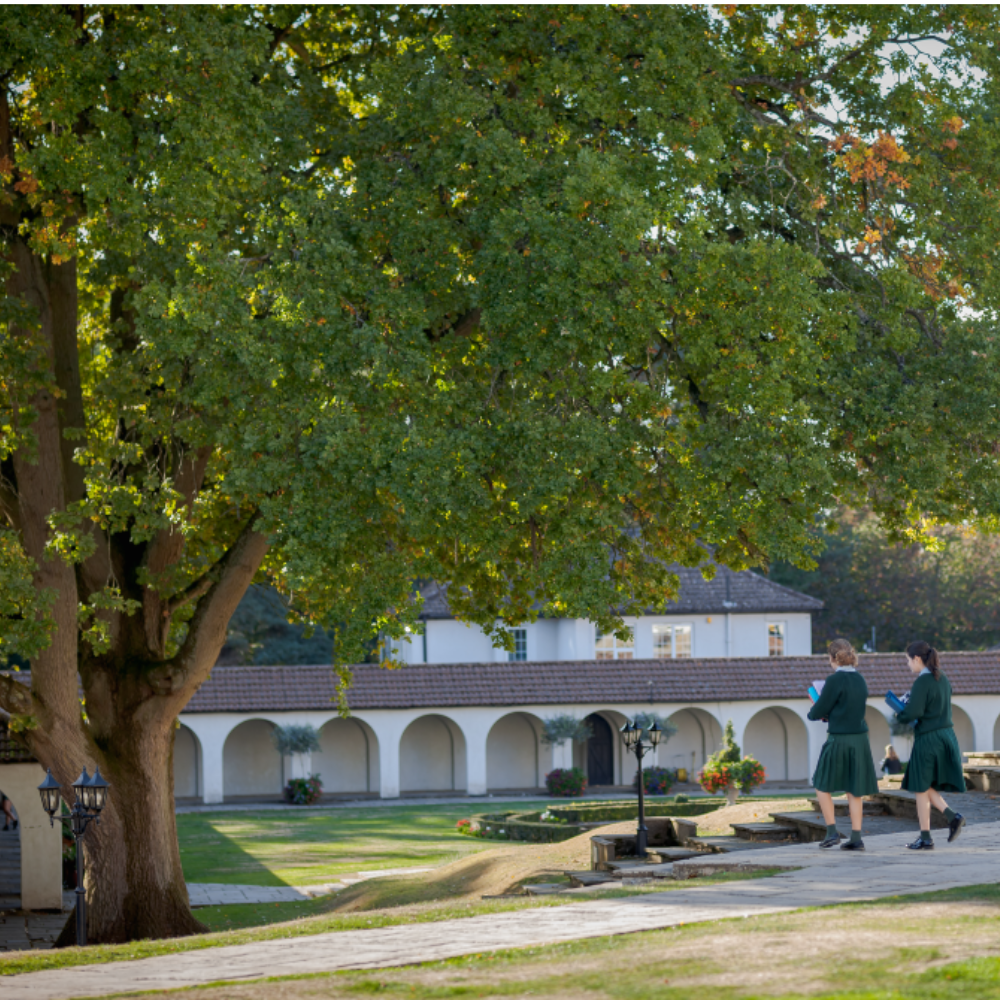 Location Downe House School