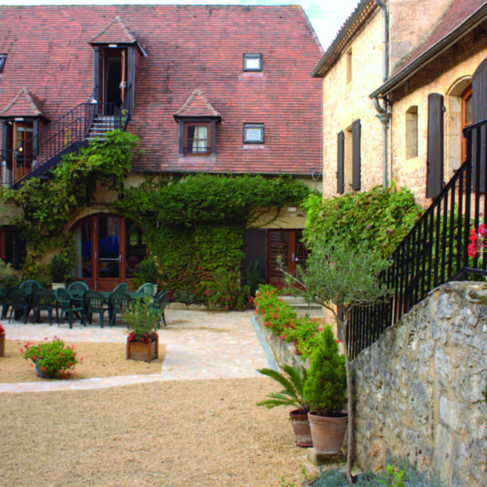 Veyrines Image Slider 1000 x 1000 river term in france courtyard downe house