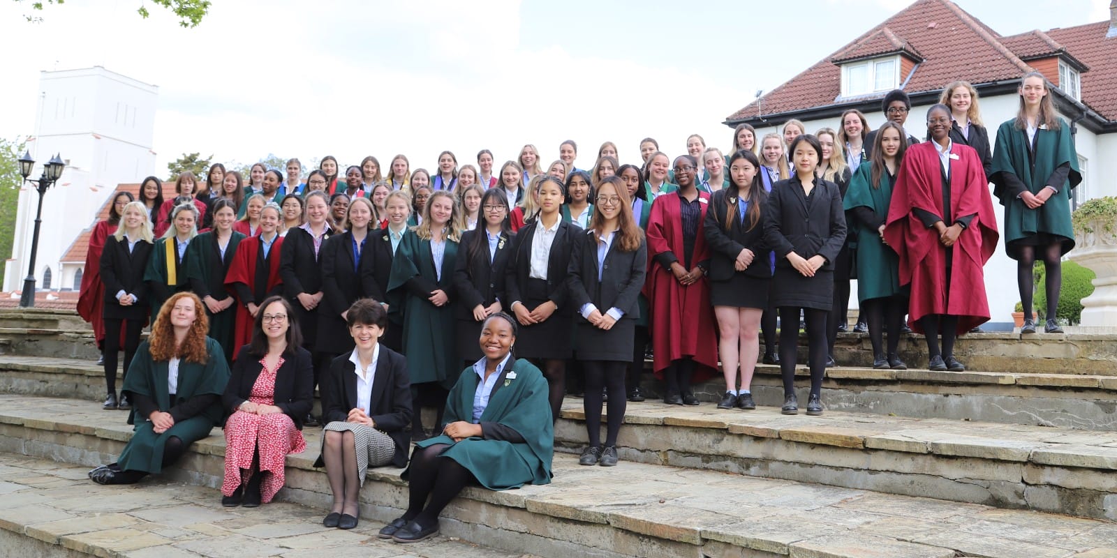 Downe house Seniors 2020-21 on greek steps for group photo