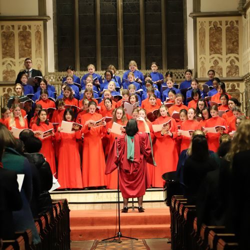 Prima Voce choir sing at Kensington